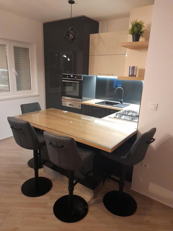 Apartmani Petra 普利莫顿 外观 照片